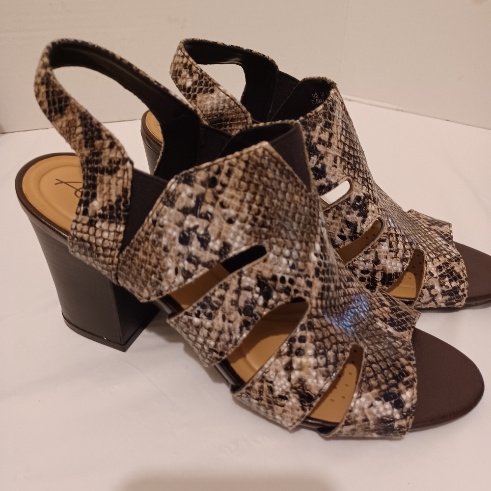 Thick Chunky Heel Sandals - Picture 2 of 12